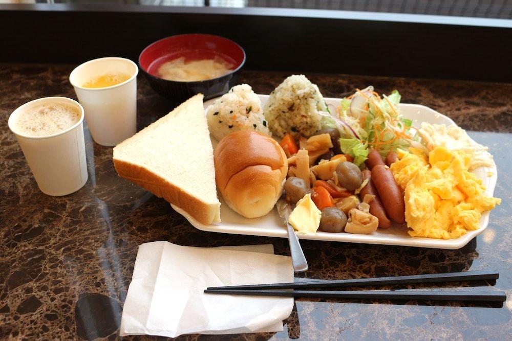 Toyoko Gojo Omiya Hotel 3*